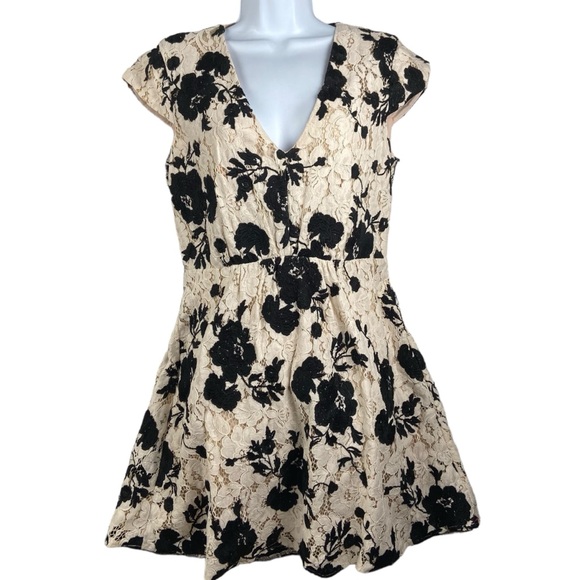 LAVENDER BROWN Fit and Flare Rose Floral Lace Jacquard Dress S - Picture 1 of 16